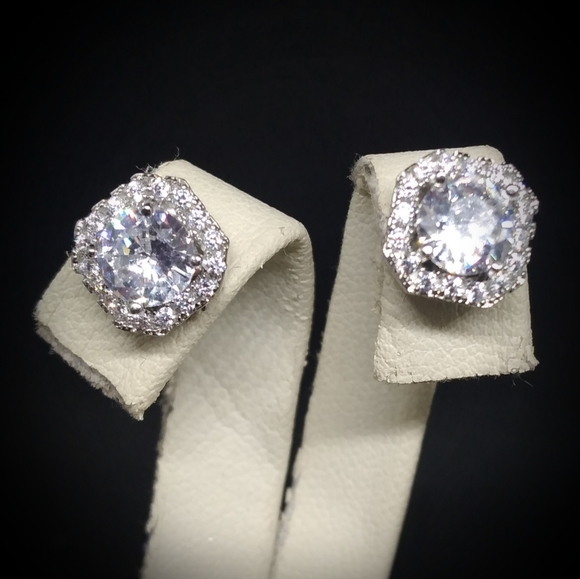 SALE!! Simulated Diamond Jewelry Set - Picture 3 of 4